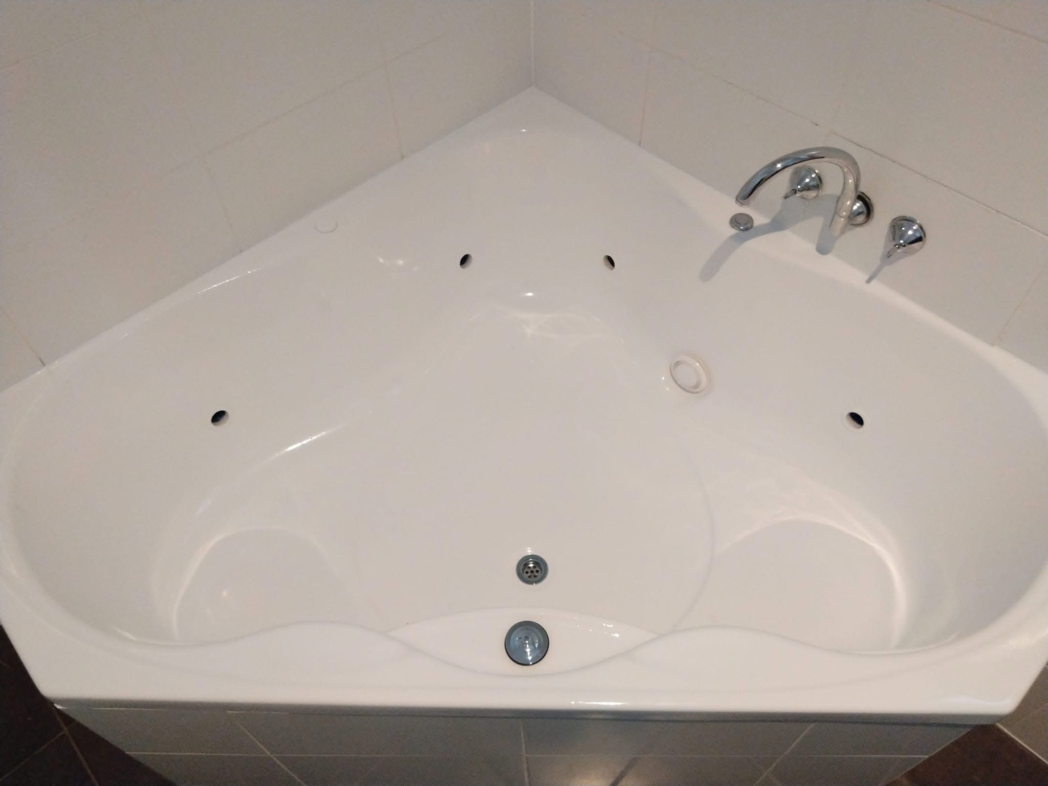After - Bath Resurfacing